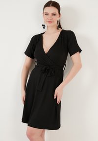 Unselected, black  black