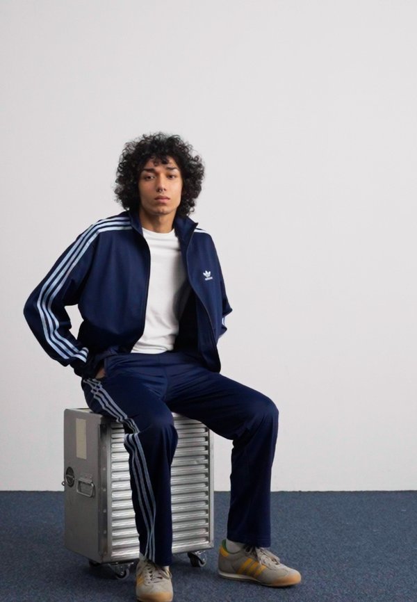 FBIRD - Zip-up sweatshirt - night indigo clear sky3