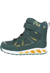 Grüner wasserdichter Wanderschuh mit gelben Akzenten, synthetisches Obermaterial, strukturierten Paneelen, Schnürdesign, gepolstertem Kragen und robuster Gummisohle.