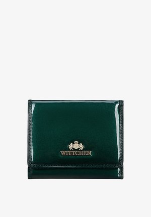 Portefeuille en cuir verni vert avec une texture lisse, doté d'un accent en logo doré, et d'un design repliable avec des bords cousus.