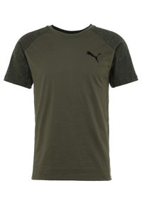 Olivgrön kortärmad T-shirt med mörkare heatherade ärmar och svart Puma-logga på vänster bröst.