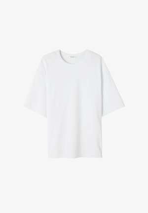 Valkoinen lyhythihainen t-paita, jossa on pyöreä pääntie, valmistettu sileästä puuvillakankaasta. Ominaisuuksiin kuuluu rento istuvuus ja siistit reunat. Ei kuvioita tai korostuksia.