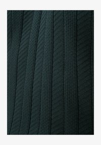 Ei valittu, sfumato green