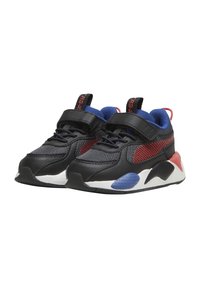 Sneaker sportive nere e grigie realizzate in materiali mesh e pelle; con accenti blu, dettagli rossi e una striscia in velcro per una vestibilità sicura.