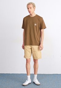 Carhartt WIP POCKET - T-shirts - lumber