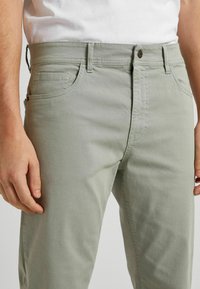 Pepe Jeans FIVE POCKETS  - Hlače - palm green