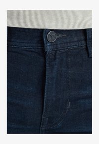 Valittu, dark denim shade