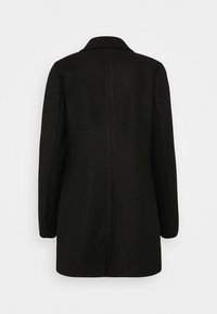 Cappotto sartoriale nero a maniche lunghe mostrato di spalle, con una cucitura dritta al centro e un colletto piccolo.