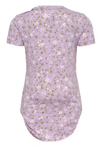 Lila kortärmad skjorta med blommönster i rosa och grönt, mjuk tyg och rundad nederkant bak.