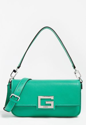 Sac à bandoulière en cuir bleu sarcelle avec boucle argentée, bandoulière amovible et grande fermeture argentée avec logo G sur le rabat avant.