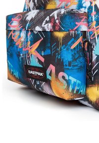 Eastpak DAY PAK'R - Mochila - bold city color