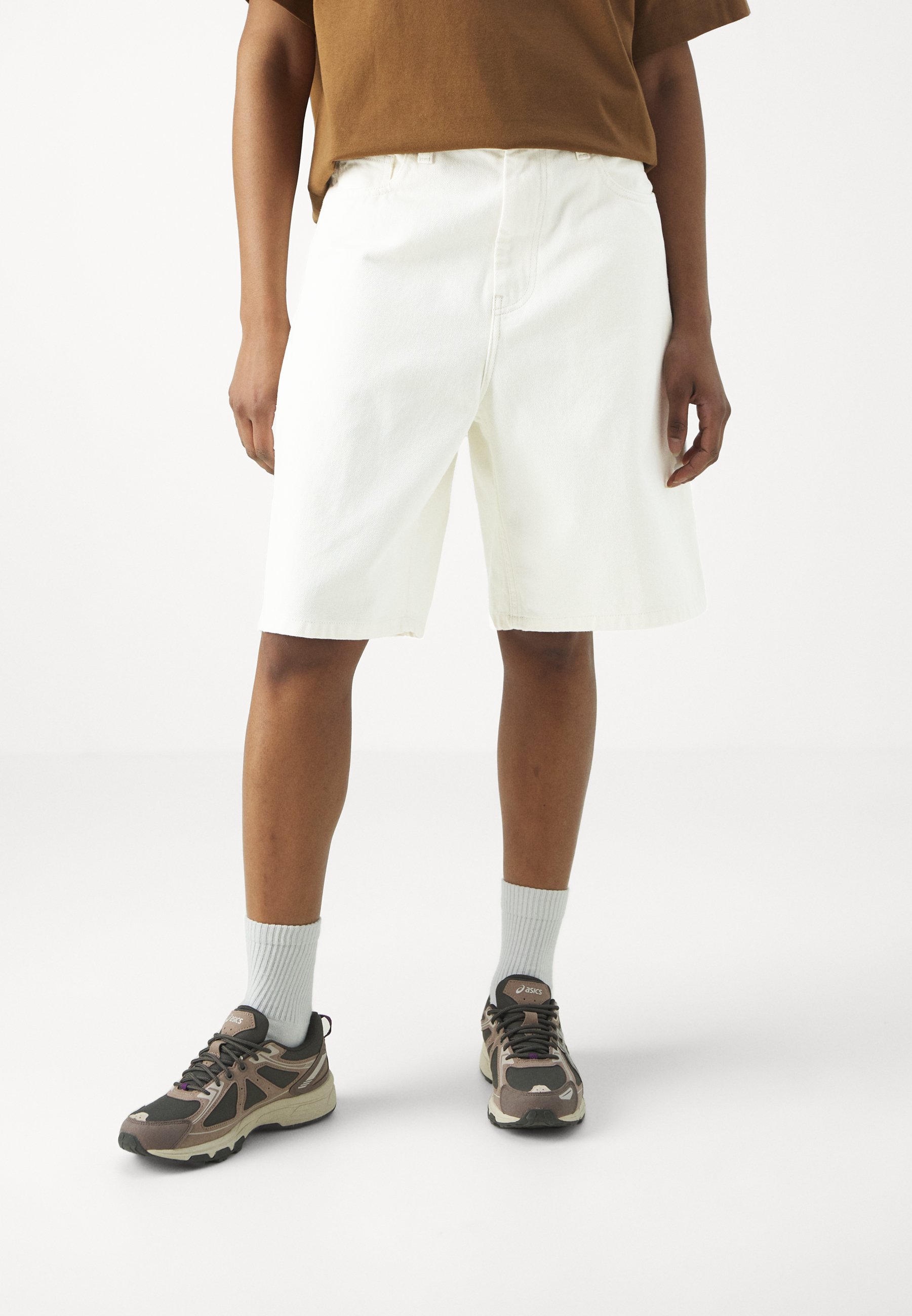 Carhartt WIP BRANDON SMITH - Denim shorts - white - Zalando