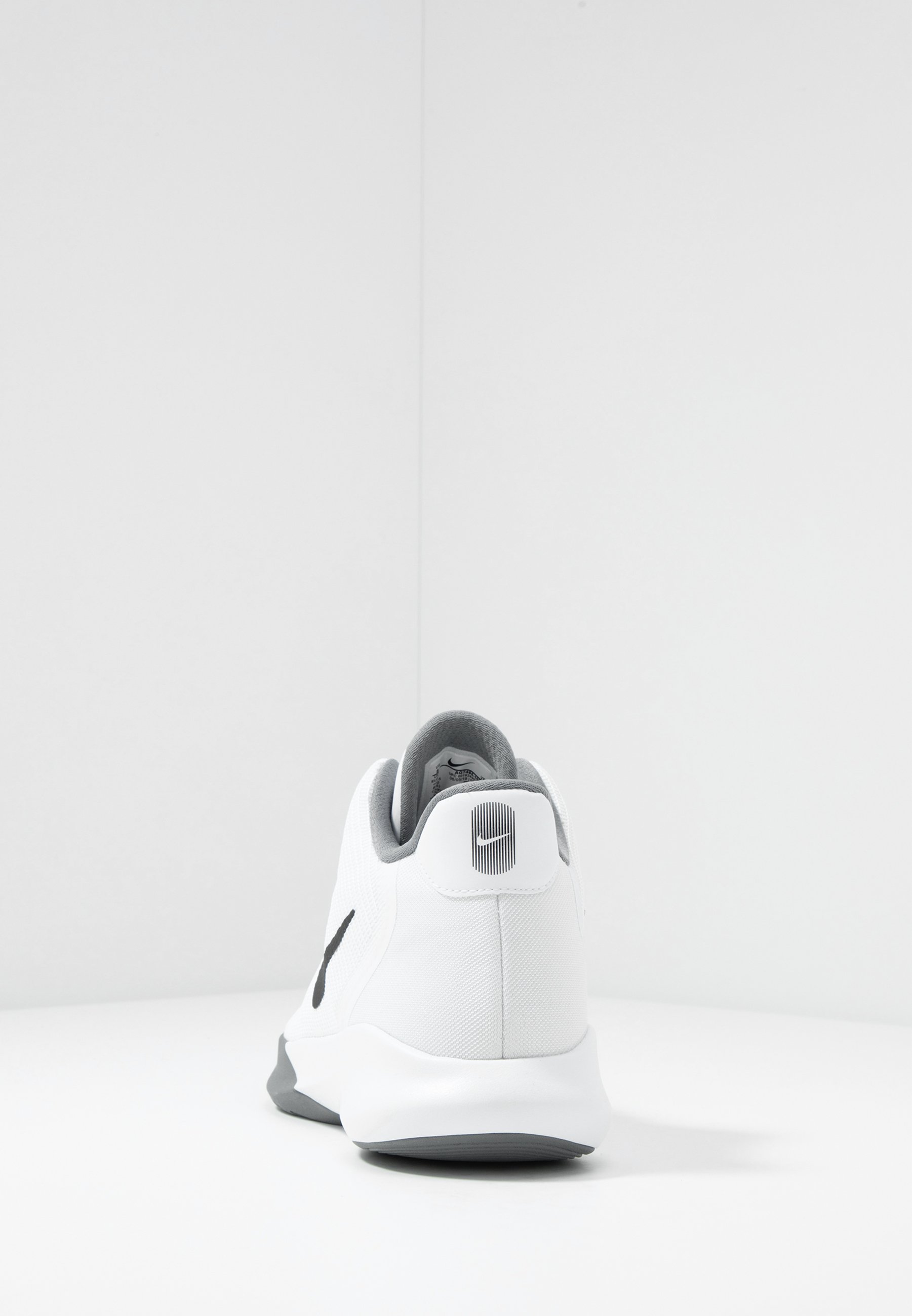 nike performance precision iii