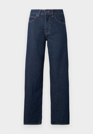 Σκούρο μπλε τζιν παντελόνι με ίσια γραμμή, μπροστινό κουμπί, φερμουάρ και πέντε τσέπες, σε λευκό φόντο.