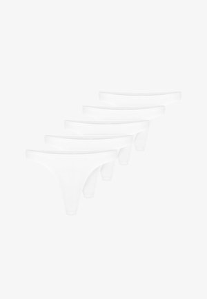 Cinq paires de thong blanc fabriquées dans un tissu lisse et extensible, avec un design simple et minimaliste et une taille douce.