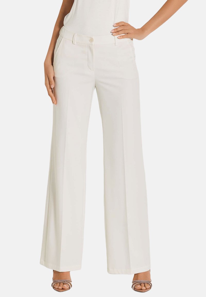 MADELEINE MIT BÜGELFALTEN - Stoffhose - white