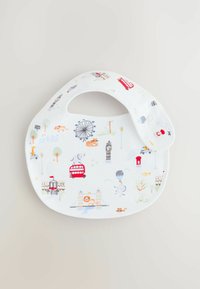 Biały śliniak z kolorowymi ilustracjami zabytków i zwierząt. Miękka, elastyczna tkanina z okrągłym dekoltem i zapięciem na zatrzask.