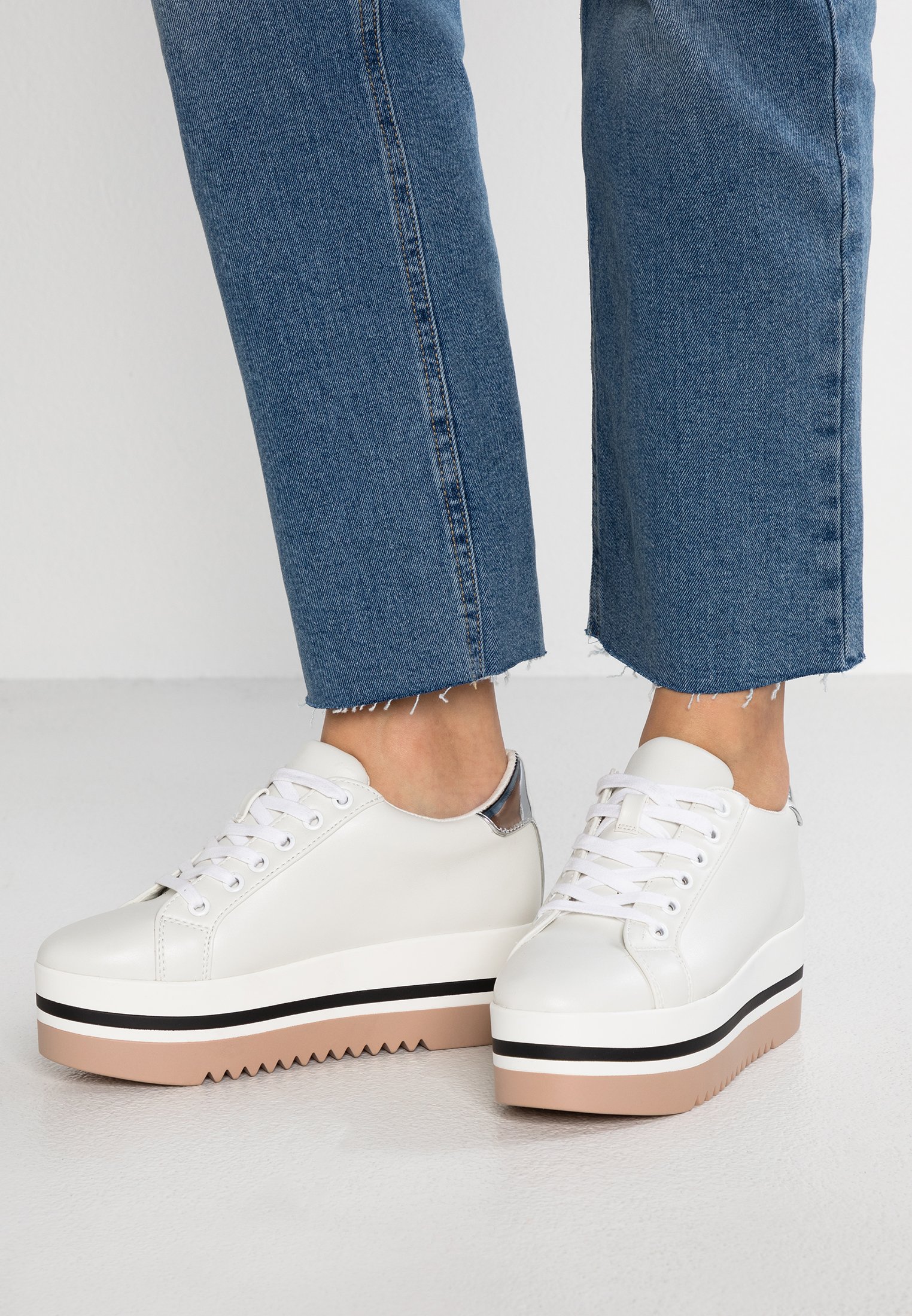 steve madden alley sneaker