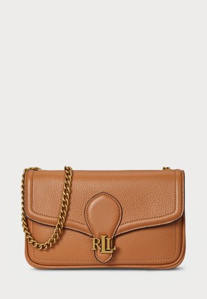 PEBBLED LEATHER BRADLEY CROSSBODY WALLET - Keresztpántos táska - classic caramel