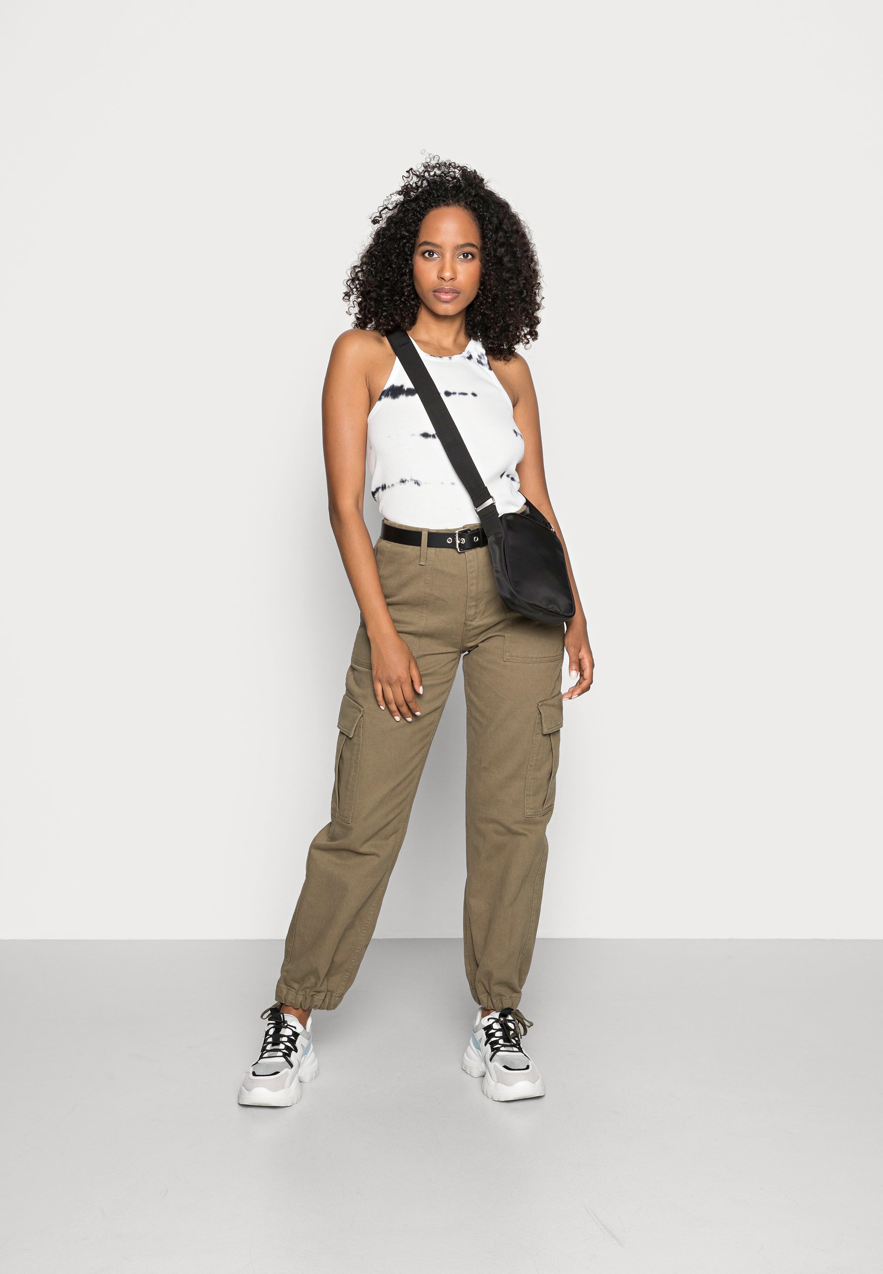 BDG Urban Outfitters AUTHENTIC CARGO PANT - Cargobroek - khaki/kaki -  Zalando.nl
