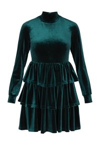 Rochie din catifea de culoare verde închis, cu mâneci lungi, guler înalt și fustă în straturi cu detalii volan pentru o textură suplimentară.