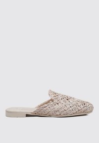 Sandra Fontán Sandalias planas - beige