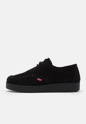 Sporty snøresko - black