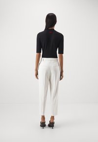 BOSS TAPIAH - Housut - open white