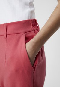 Object SLIM NOOS - Stoffhose - paradise pink