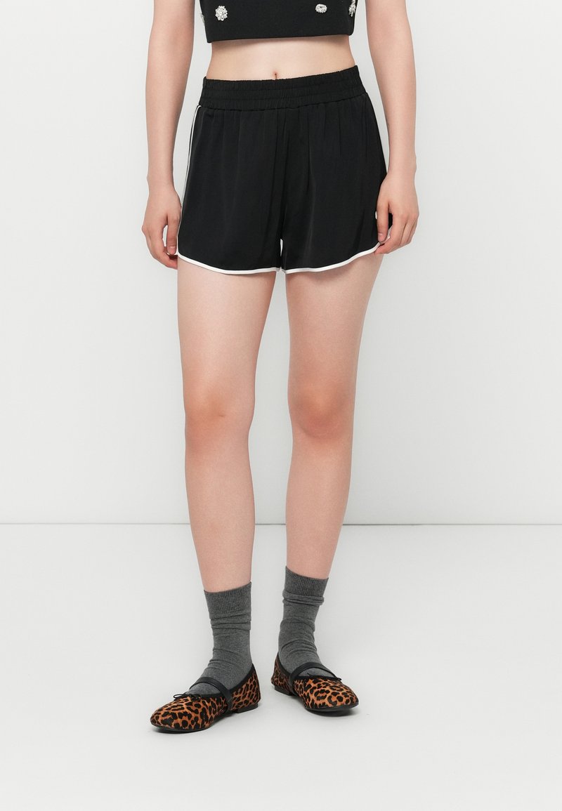 Maje Shorts zwart