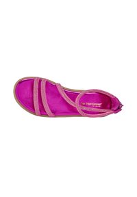 Sandal in satin rosa con fasce incrociate. Presenta una parte superiore liscia, suola piatta e punta rotonda. Include un dettaglio con zip sul retro.