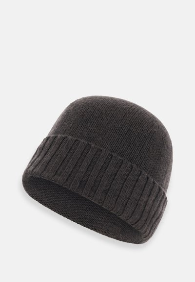 Bonnet tricoté gris foncé avec revers côtelé plié, présenté sur un fond clair uni.