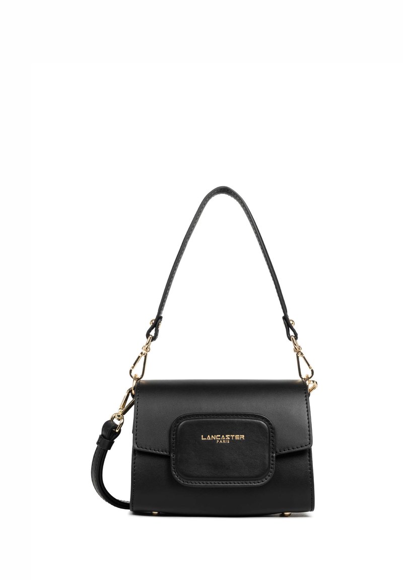 Borsa a mano in pelle nera con forma rettangolare, manico superiore, dettagli in oro e un pattino frontale con un accento di marca.