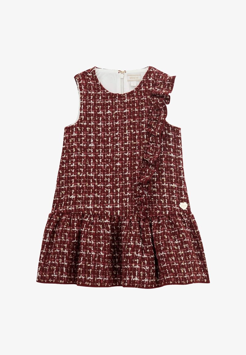 Robe bordeaux à volants en tissu tweed texturé avec une jupe évasée et un accent en forme de cœur doré sur l'ourlet. Dotée d'une fermeture éclair au dos.