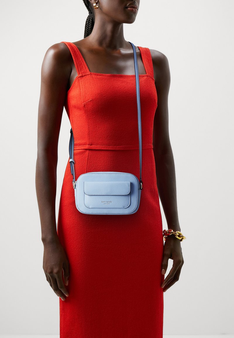 kate spade new york AVA PEBBLED CROSSBODY - Sac bandouli?�re - north star/bleu gris - ZALANDO