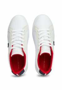 Tommy Hilfiger COURT - Sneakers basse - white