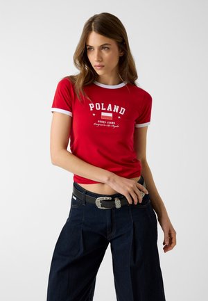 Guess Jeans, NATION T-SHIRT - Camiseta estampada - rot merf