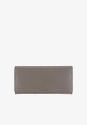 Portefeuille en cuir gris avec une texture lisse, de forme rectangulaire, et un logo de marque subtilement embossé au centre sur le devant.