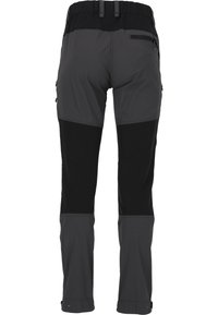 Technische outdoorbroek in grijs en zwart, met een elastische tailleband, versterkte knieën en ritszakken voor functionaliteit.