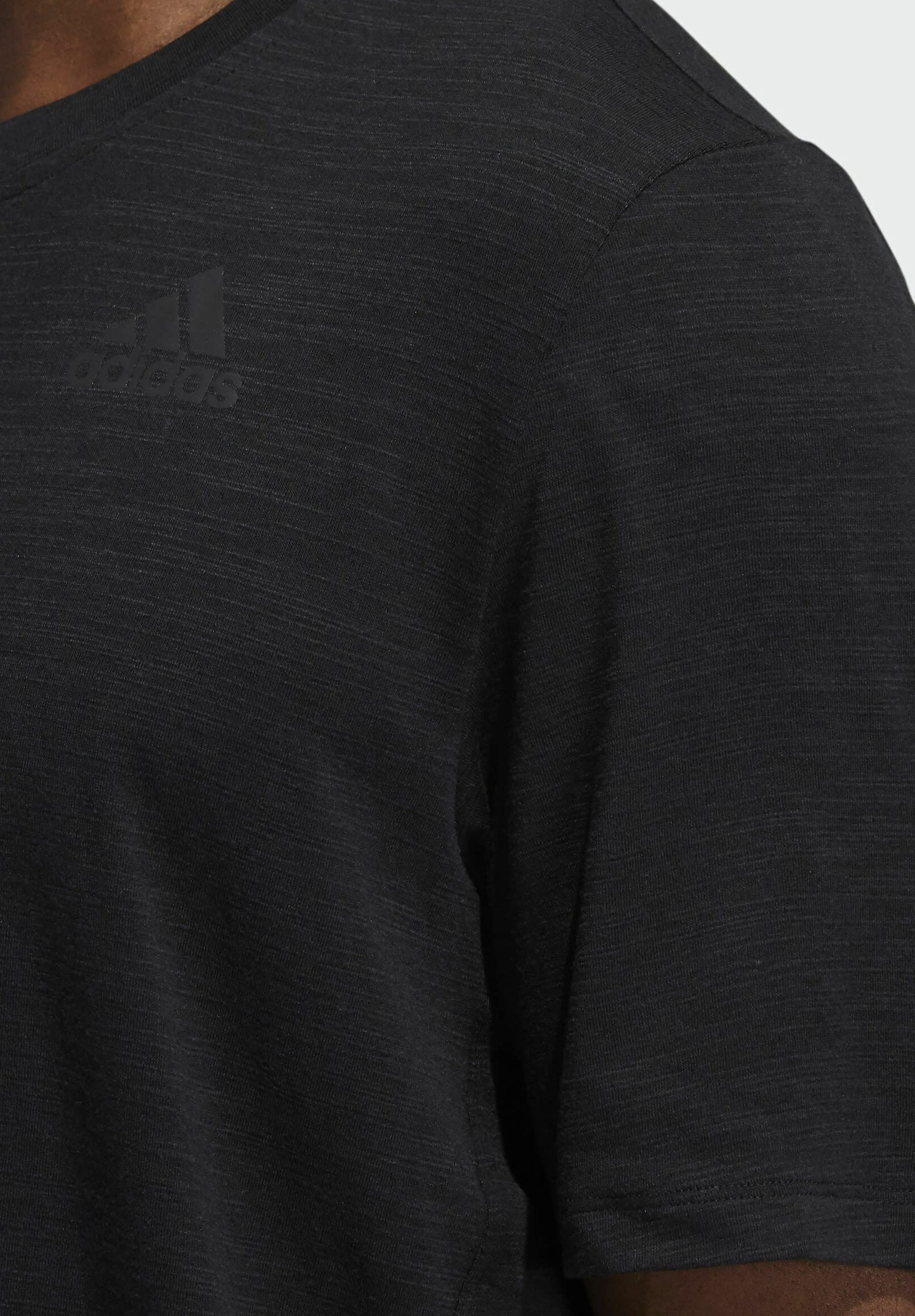adidas Performance CITY ELEVATED T 