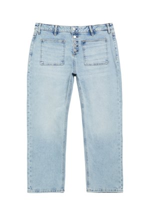 Hellblaue Denim-Jeans mit vorderen aufgesetzten Taschen und fünf sichtbaren Metallknöpfen am Hosenschlitz, abgebildet vor weißem Hintergrund.