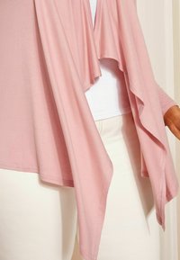 Curves Like These REGULAR FIT - Adīta jaka - pink