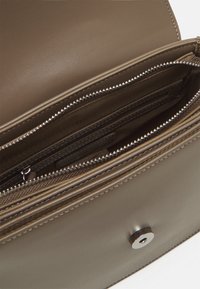 Valentino Bags DIVINA - Sac à main - taupe