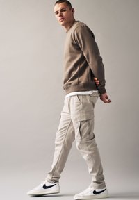 Thumbnail Image 5