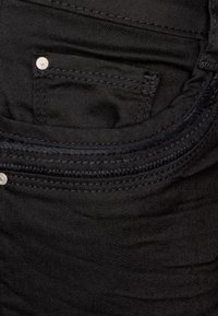 Cecil Shorts vaqueros - black