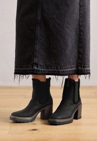 Non sélectionné, black