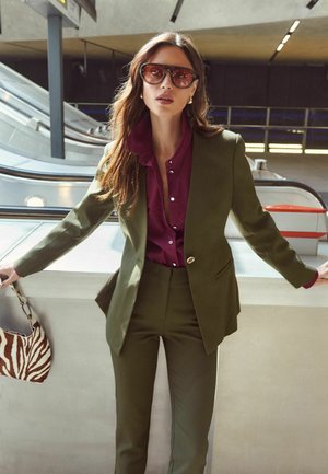 Lipsy, COLLARLESS BLAZER - Blazer - olive green