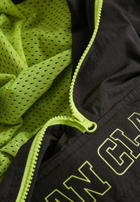 Urban Classics Ulkoilutakki - black
