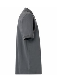 Polo grigio a maniche corte, realizzato in morbido tessuto di cotone. Caratterizzato da un colletto classico e un logo sul lato sinistro del petto. Design pulito e semplice.