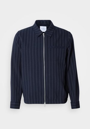 Ναυτικό σακάκι από μπλέντα βαμβακιού με λευκές κάθετες ρίγες, κολάρο, πλήρη φερμουάρ και τσέπη στο στήθος. Μακριά μανίκια με μανσέτες.